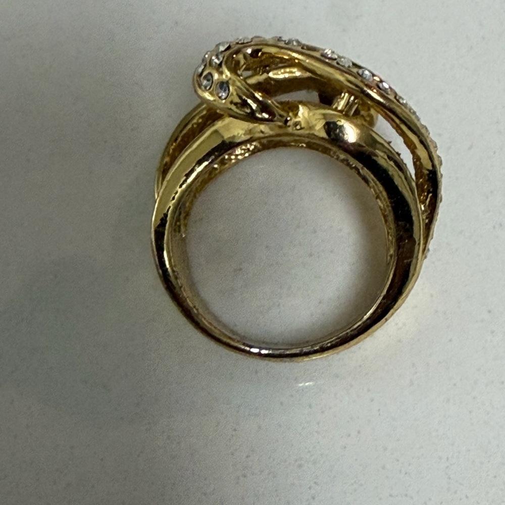 Elegant Gold Ring with Crystal Accents